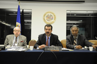 Foto Salón Padilha Vidal 2: Comisionado Páulo Sérgio Pinheiro; Segundo Vicepresidente de la CIDH, Comisionado Felipe González; y Comisionado Clare K. Roberts, en audiencia celebrada durante el 134 Período de Sesiones de la CIDH, en la sede de la Comisión en Washington, D.C., en marzo de 2009.