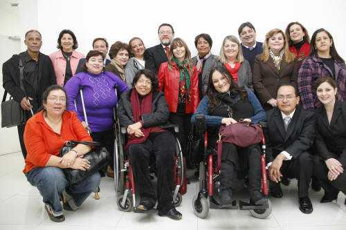 Foto: Participantes de la reunin reunidos para foto final