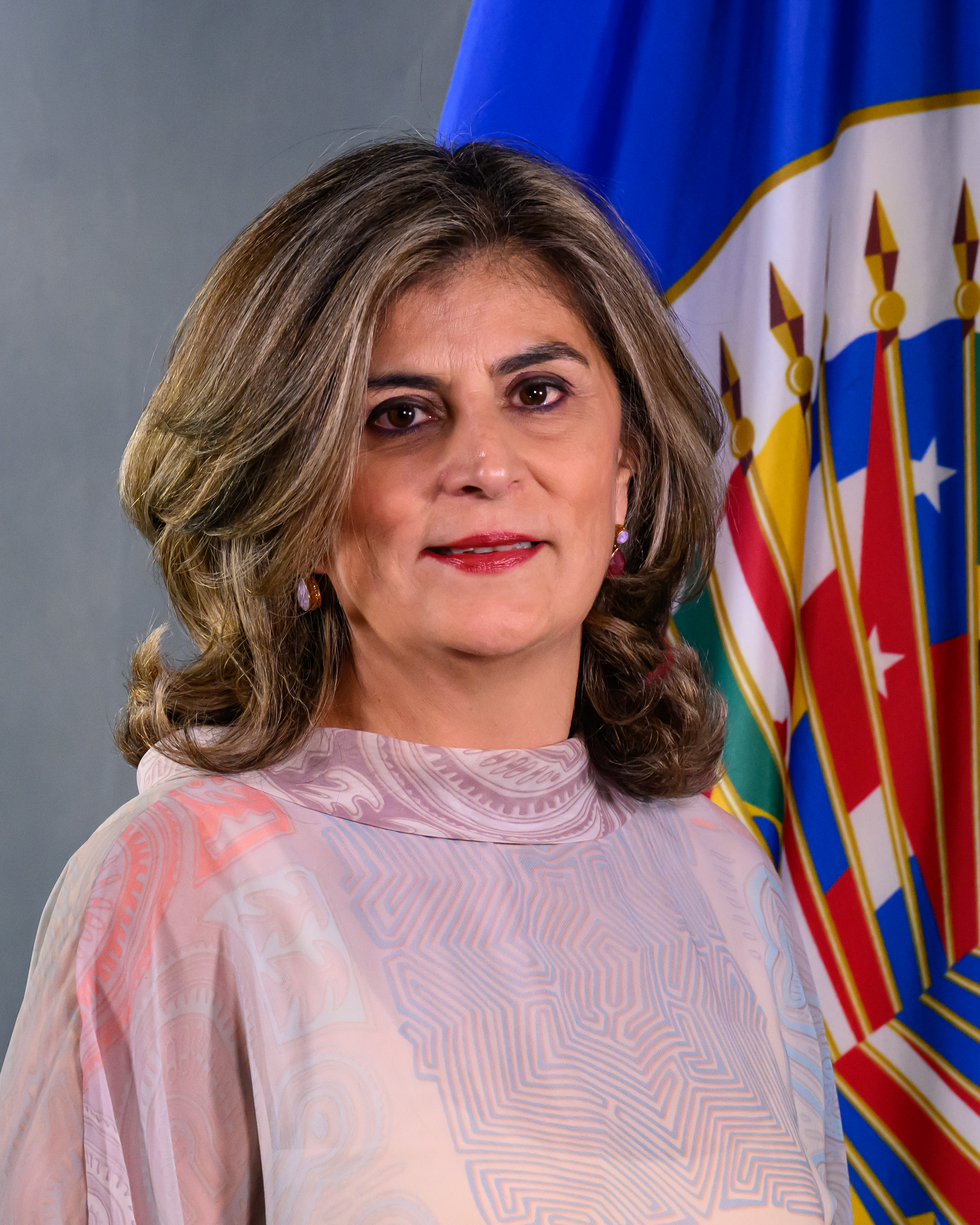 Laura Gil